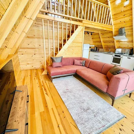 Vakantiehuis Kalkan'da Dogal Ahsap Ev, 2 Yatak Odasi, 1 Banyo, Wi-fi Kaş