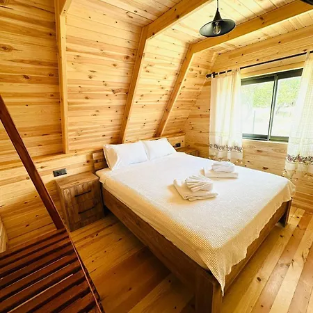Kalkan'da Dogal Ahsap Ev, 2 Yatak Odasi, 1 Banyo, Wi-fi Vakantiehuis *