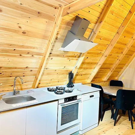 Vakantiehuis Kalkan'da Dogal Ahsap Ev, 2 Yatak Odasi, 1 Banyo, Wi-fi Kaş