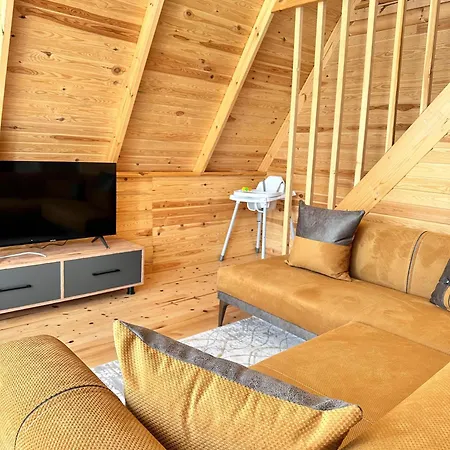 Vakantiehuis Kalkan'da Dogal Ahsap Ev, 2 Yatak Odasi, 1 Banyo, Wi-fi