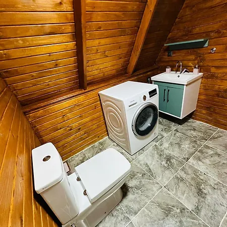 Kalkan'da Dogal Ahsap Ev, 2 Yatak Odasi, 1 Banyo, Wi-fi *