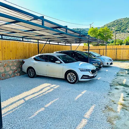Vakantiehuis Kalkan'da Dogal Ahsap Ev, 2 Yatak Odasi, 1 Banyo, Wi-fi *
